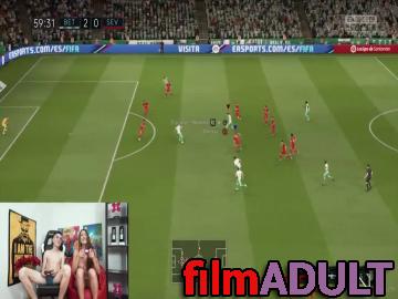 Игра в playstation перешла в секс между парнем и девушкой - фото 4