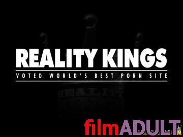 Стриптизерша затащила на сцену юного мальчика и разрешила оттрахать себя - фото 12