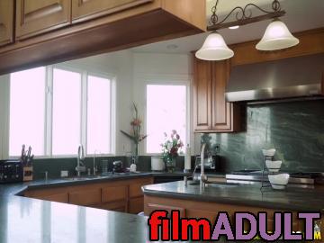 Мама соблазнила парня дочери - фото 3