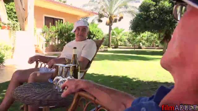 Дед трахнул внучку друга - фото 1