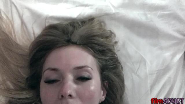 Муж уговорил жену на групповой секс - фото 11