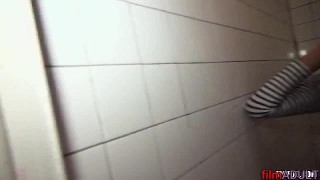 Секс в туалете - фото 1