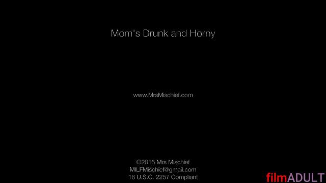 Пьяная мама сделала минет сыну - фото 12