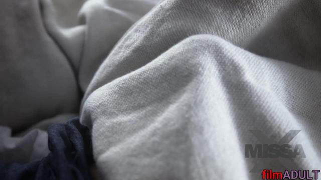 Секс с мамой во время просмотра кино - фото 5