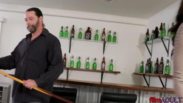 Секс через дырку в туалете - фото 1