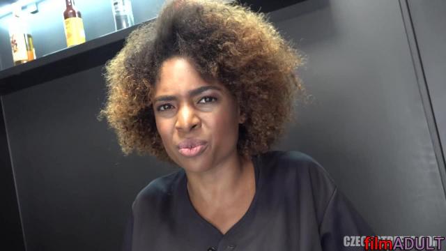 Уговорил негритянку заняться любовью за деньги - фото 3