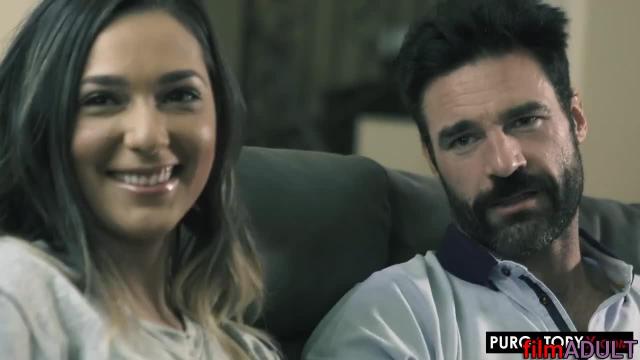 Жена сделала минет мужу и его другу - фото 2