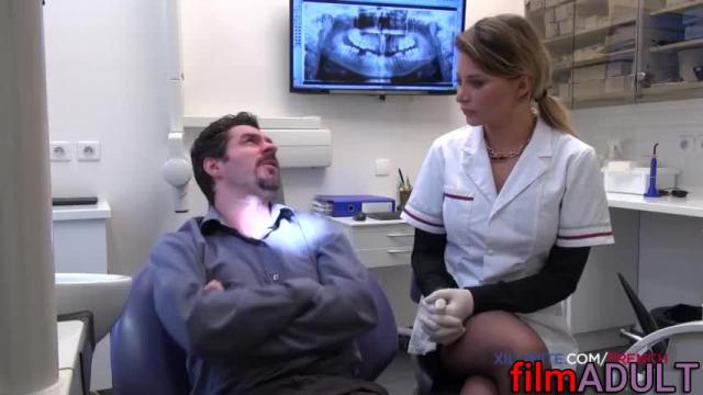 Секс с девушкой из стоматологической клиники - фото 1