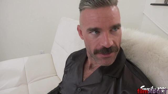 Папа ебет подругу дочери - фото 1