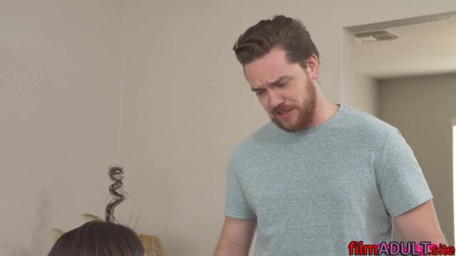 Брат выеб двоюродную сестру после минета - фото 1