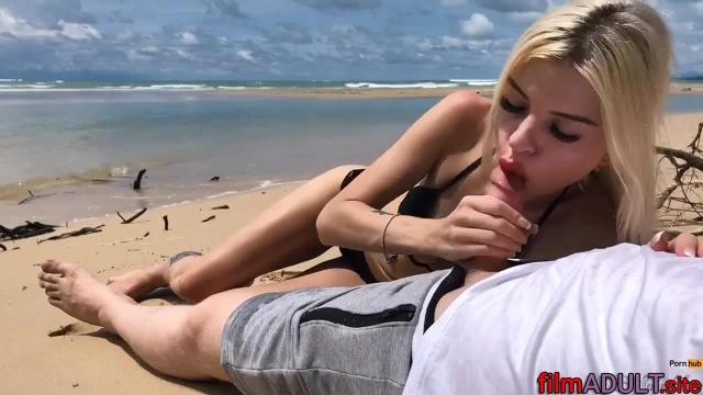 Секс с подругой на пляже