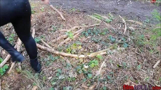 Познакомился со зрелой туристкой и уговорил на секс - фото 12