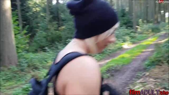 Познакомился со зрелой туристкой и уговорил на секс - фото 3