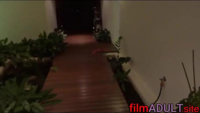 Муж спалил как жена отсасывает соседу - фото 1