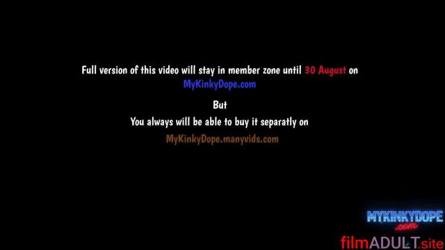 Богатый мужчина трахнул секретаршу - фото 12