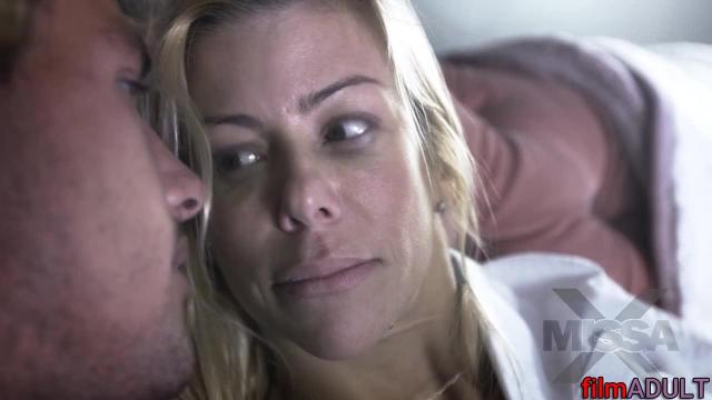 Сын решился трахнуть маму во время просмотра кино и у него это получилось - фото 3