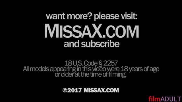 Мама Алексис потрахалась со своим сыном во время просмотра кино - фото 12