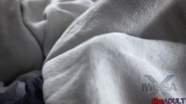 Мама Алексис потрахалась со своим сыном во время просмотра кино - фото 5