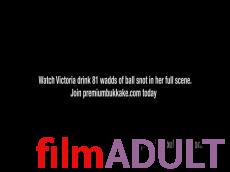 Парни кончают на шалав горячей спермой - фото 12